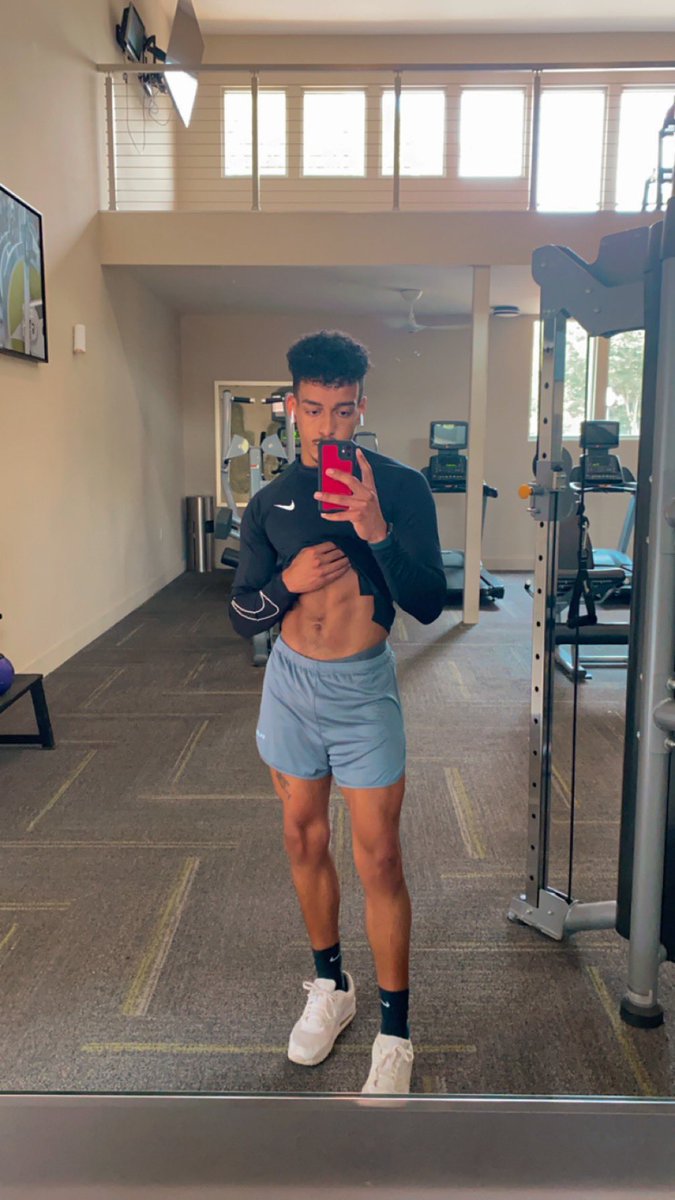 Stephenbacon10's tweet photo. gym update💪🏽 https://t.co/2JpdpQWYCa