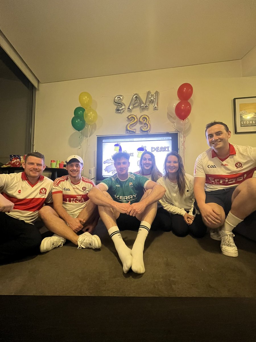 Daniel_Fergie's tweet photo. Down under for the match. 

#GAAGO #derry #kerry #sydney https://t.co/Dk3ZeDI1RG