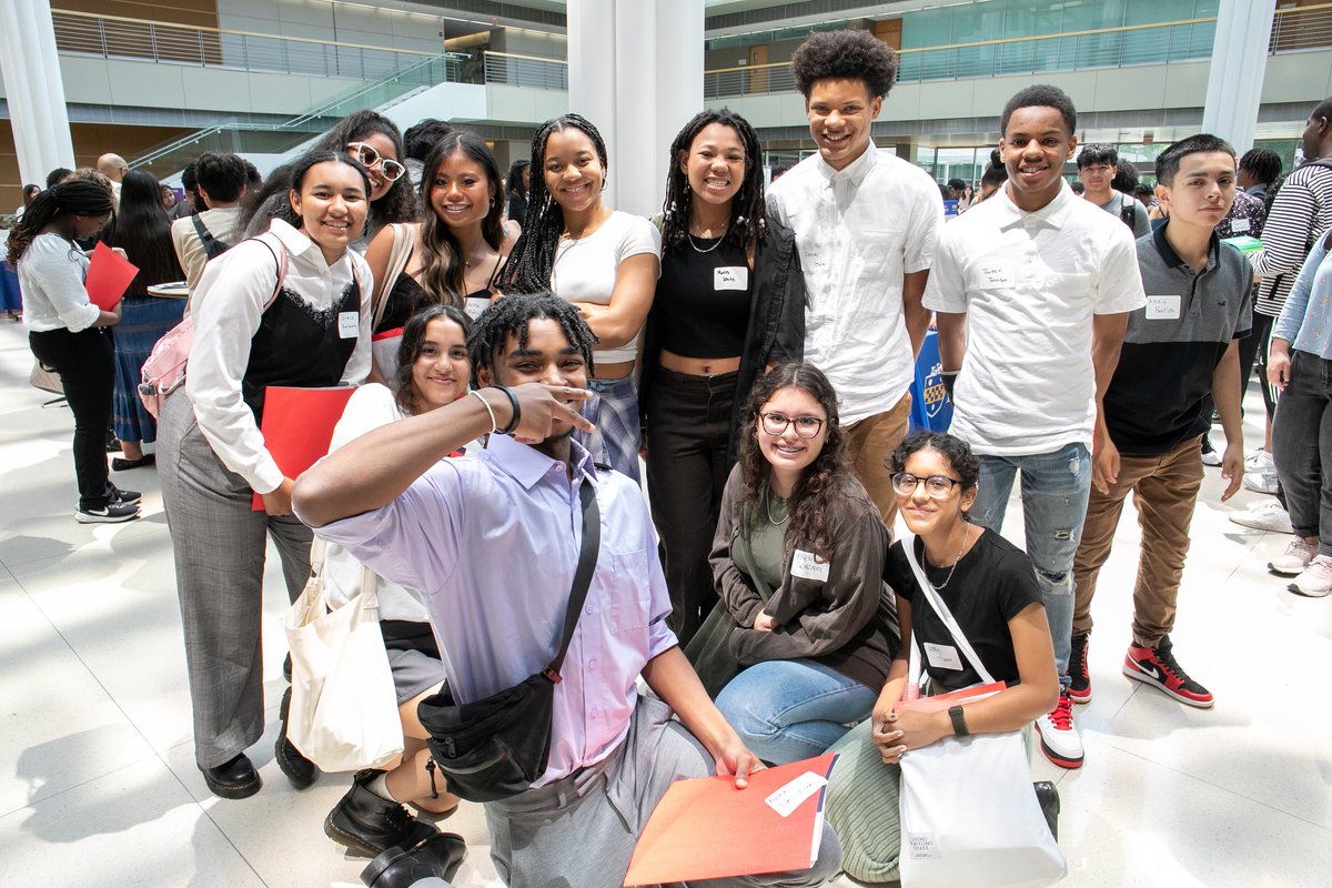 More than 1,000 Chicago high school students were on <a href="/UChicago/">The University of Chicago</a>'s campus Saturday for a college fair hosted by <a href="/ChicagoScholars/">Chicago Scholars</a> and @CollegiateSclrs! Participants in these programs connected with representatives from more than 110 colleges and universities across the country.