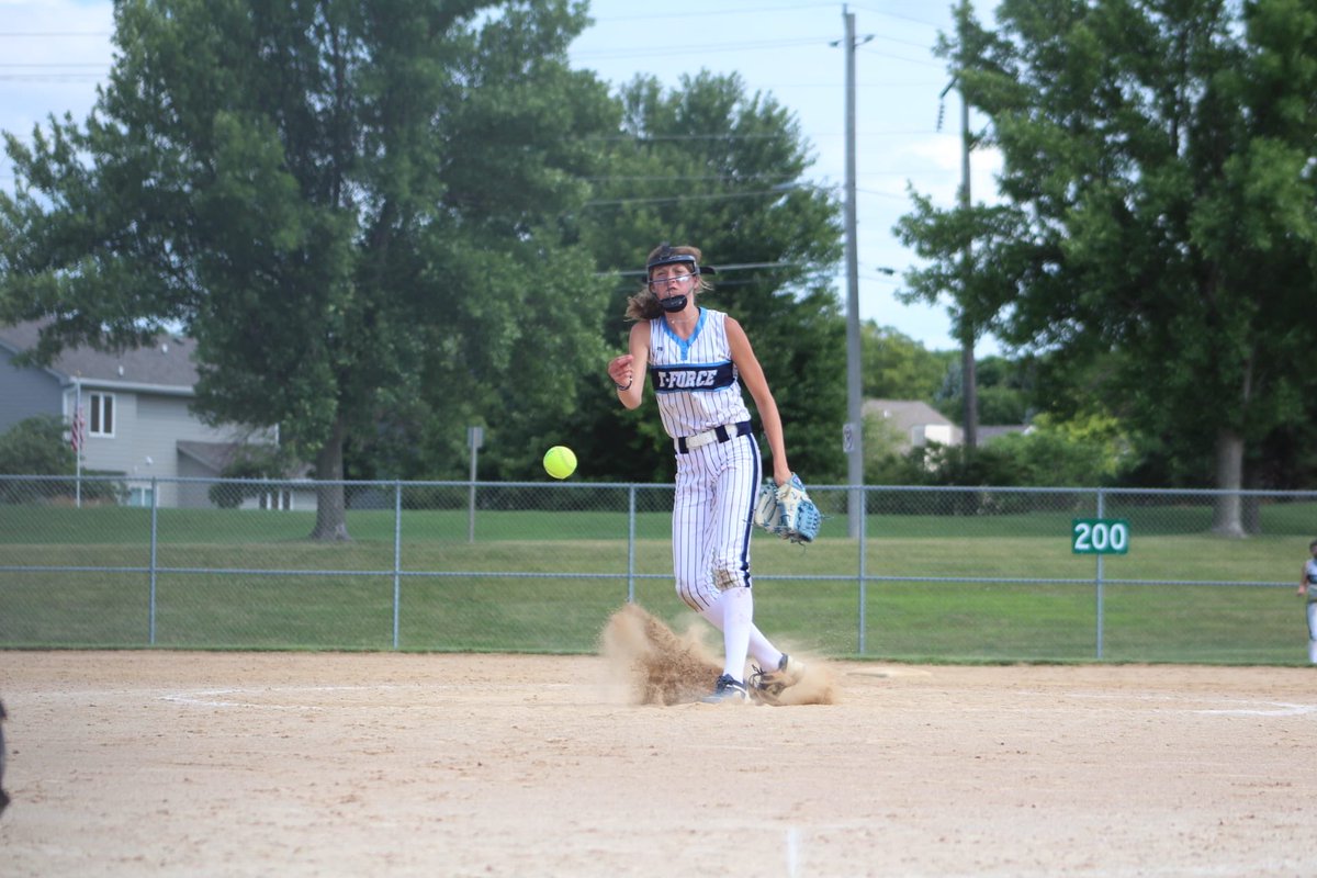 🥎 Player Profiles @Tforce09 #Pitchers #ClassOf2027
⁦<a href="/AvaMorris2027/">Ava Morris</a>⁩ #12 RHP SS 2B OF ⁦<a href="/KaraKnop2027/">Kara Knop</a>⁩ #17 LHP 1B  ⁦<a href="/irelyn1235/">Irelyn O’Brien 2027</a>⁩ #7 RHP 1B OF 🥎 TForcesoftball.com