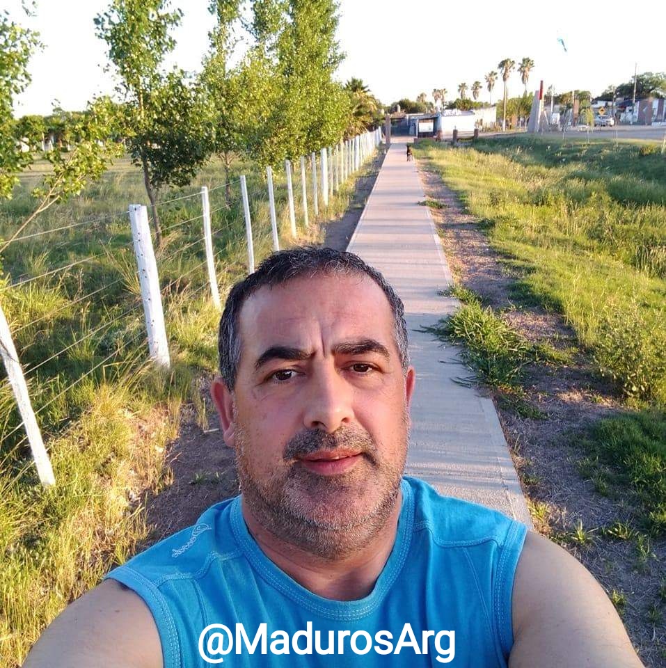 MadurosArg's tweet photo. El profe. Hermoso Madurito del interior de Cba https://t.co/52awLeuzZP