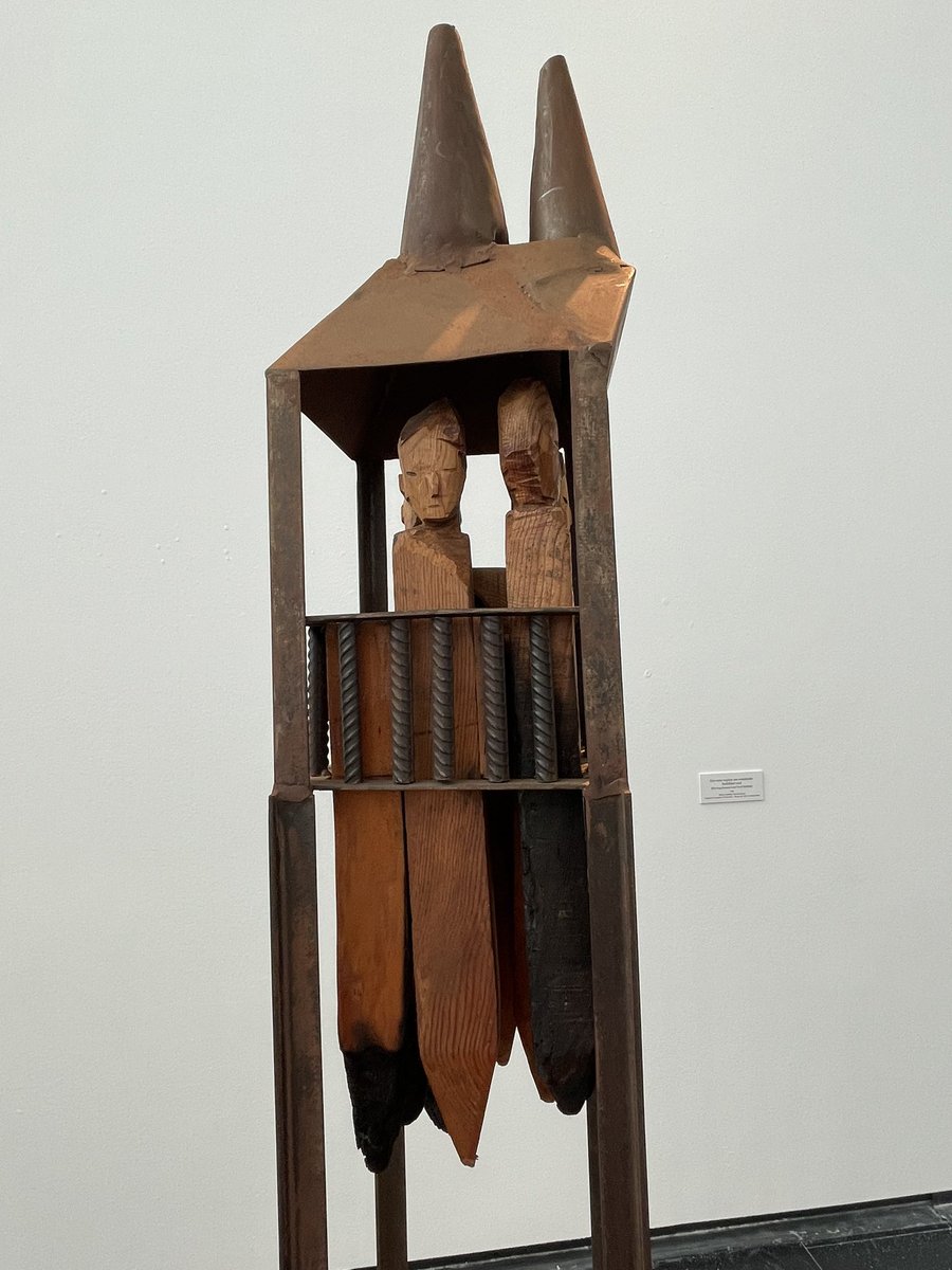 sofiax2's tweet image. Enhorabuena al @CA2M_Madrid por la fantástica exposición del artista #JuanMuñoz en el año en que se cumplen 70 años de su nacimiento.