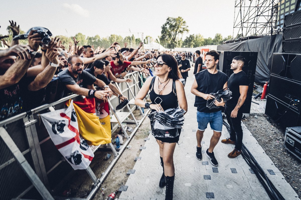 RadioFrecciaOf's tweet image. Per l'ultima gallery del The Return Of The Gods con gli Iron Maiden

Non potevano mancare gli scatti di noi con voi, il nostro popolo di sfrecciati !

📸 @MissElenaDV  #TheReturnOfTheGods #IronMaiden #TheFuturePastTour #Radiofreccia #sfrecciati @IronMaiden