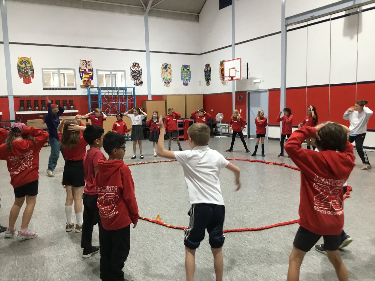 SouthGosforthFS's tweet photo. Intent: creativity
Year 4 have thoroughly enjoyed their Ballet Lorent sessions this half term, producing a fantastic interpretation of Rapunzel. Great work, year 4!
#RapunzelRapunzel #BalletLorent https://t.co/LmHLut2sxq