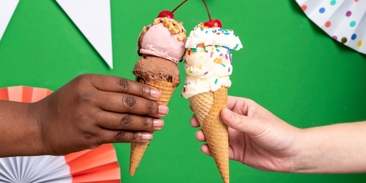 FoodClubBrand's tweet photo. It's National Ice Cream Day! Celebrating with a group? Check out our easy hack to make serving quick and easy! 🍦 https://t.co/LoFZGPW0vh