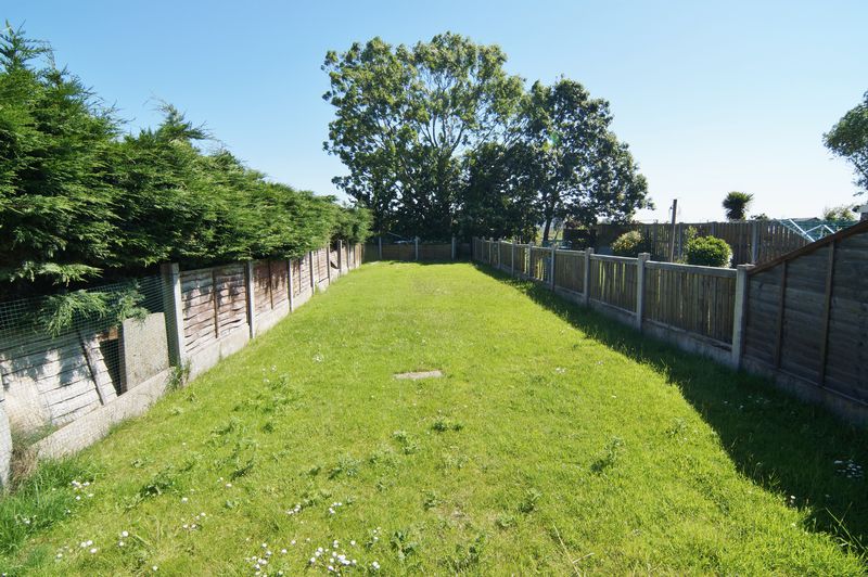 tempoestates's tweet photo. * REDUCED * FRECKLETON * 

🌟 Large Private SOUTH Facing Rear Garden
🌟 Close To Local Amenities, Shops and Schools
🌟 Off Road Parking
🌟 CHAIN FREE !!!!!

Please call us on 01772 633399 or head online to discover more!
💻 https://t.co/QfEdwzEhN4 https://t.co/VVAp2b70TD