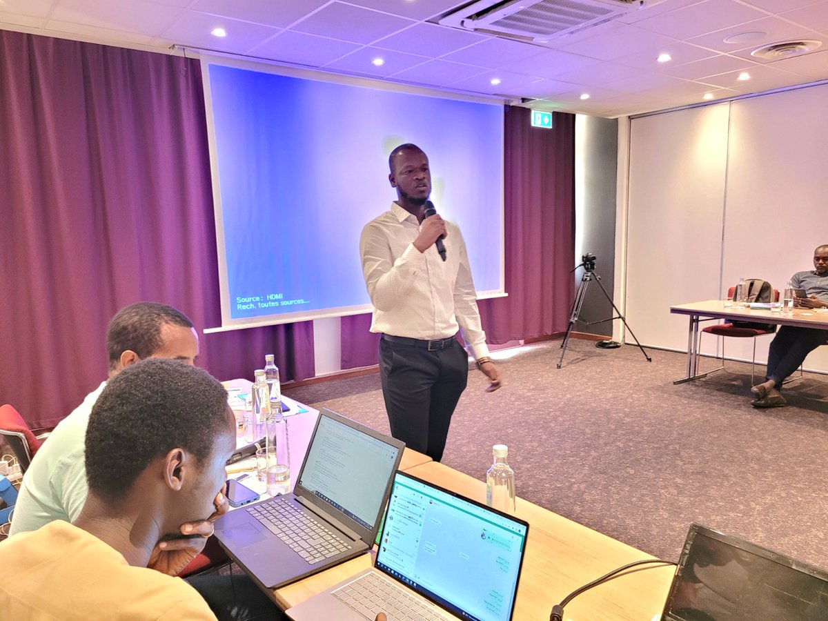 salifsakhanokho's tweet photo. Atelier d’orientation sur le traitement de l’information liée à la #Migration diffusion de la thématique migratoire au #Sénégal. C'était samedi 15 juillet au #Novotel Dakar.

 #GMD #DGASE #MAESE #AECID https://t.co/393pBk5SnJ