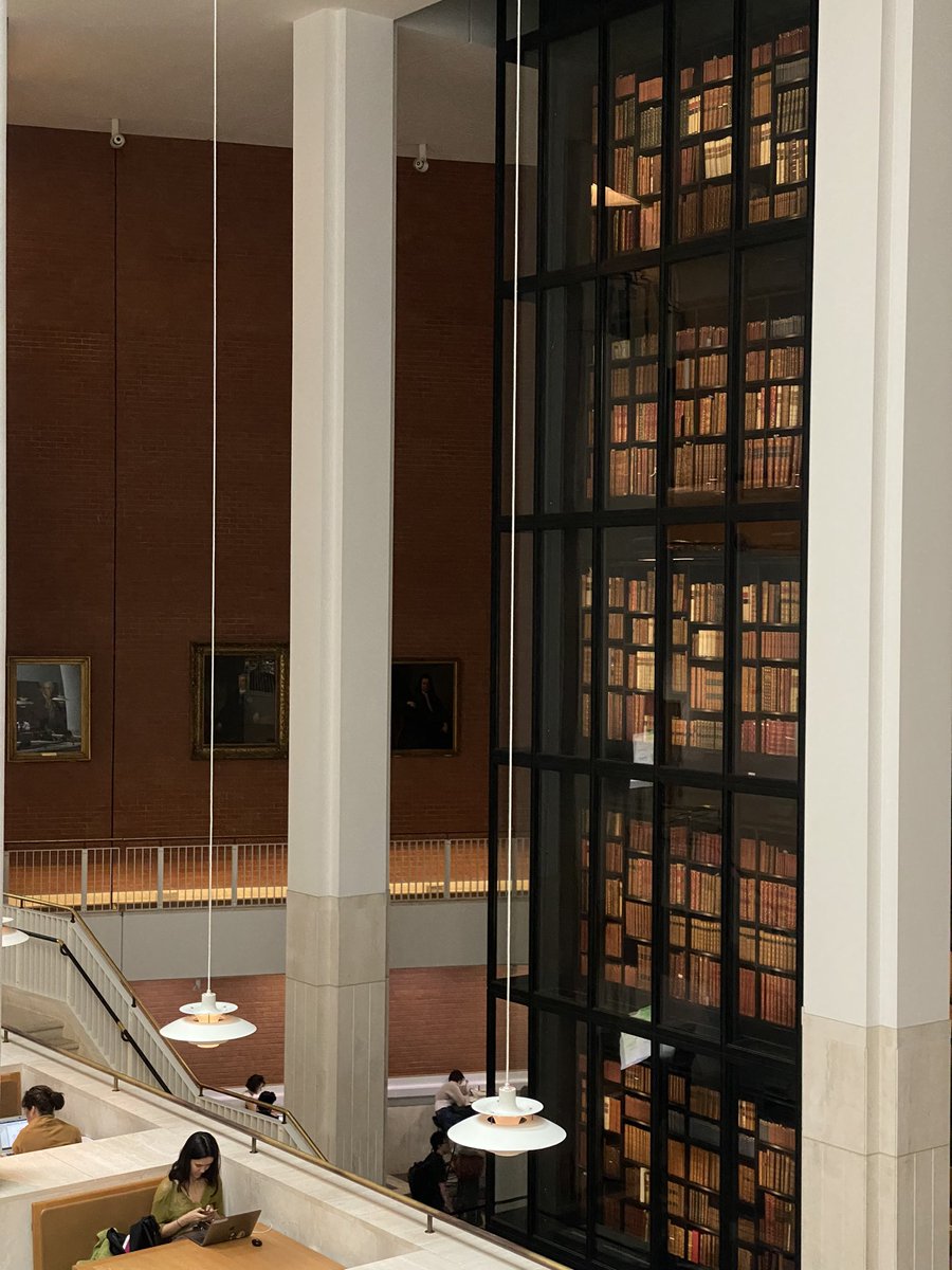 AssamyMB's tweet photo. A library date https://t.co/reSiUVhufq