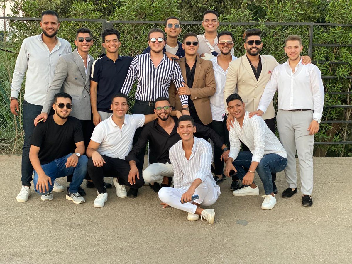 Abdlrahmansami's tweet photo. خمسة علينا حلوين،خمسة علينا مالعين♥️🖐 https://t.co/LlICOZGlnJ
