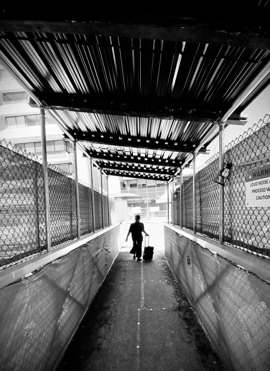 West Broadway, Vancouver...

#photography #streetphotography #iphonephotography #shotoniphone #monochrome #blackandwhite #city #citylife #urbanphotography #vancouver #van_spc #streetmoment #bnw_of_our_world