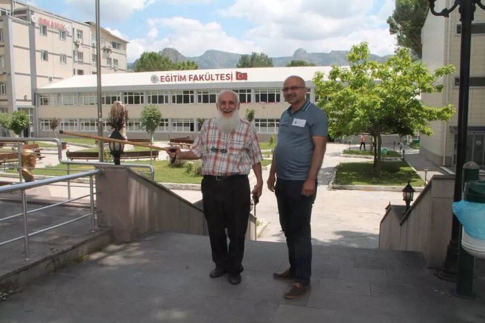 absurtolaylar's tweet photo. 81 yaşındaki Yaşar Aktaş, DGS'ye girdi:

“Mezara kadar okuyacağım.” https://t.co/jJ23fGTlRG