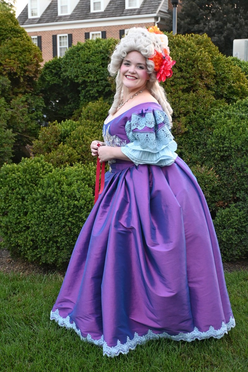 It's good to be the Queen... sometimes. (Alex Greenberg as Marie Antoinette, photo by Pam Burks.)

THE REVOLUTIONISTS has a matinee today at 2:00 at the Arts Barn in Gaithersburg and then returns next weekend. Tickets and information: ssstage.org/the-revolution…