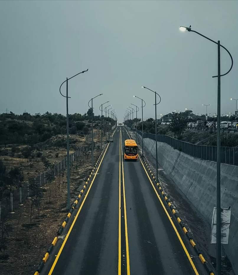 MuhammadAfnan90's tweet photo. 🔶 Orange Line Metro Bus, Islamabad.
#Islamabad 🇵🇰 https://t.co/y9kwAKzaRu