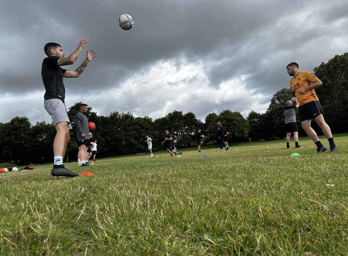 ashmore_fc's tweet photo. Another good turnout today 🥵
More old faces returning and also some fresh faces getting involved. 

Hard work continues ⏳

PS stay tuned to find out what our very own @Ash_Lloyd94 thought of our session today…. 👀📸 https://t.co/uSnHplr4kD