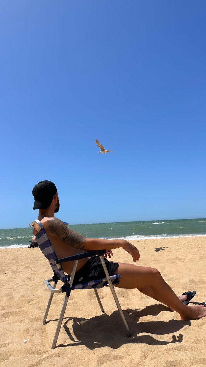8zamudio's tweet photo. 🦅🏖️🌊 https://t.co/SfnrQNUJc2