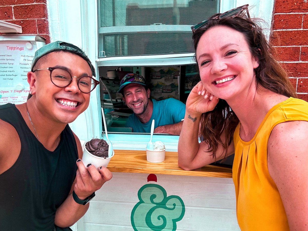 iBeeAsian's tweet photo. Summer is in full swing, and you know what that means – it's time for ice cream bliss!

Celebrating #IceCreamDay with Erin at the incredible Splits &amp; Giggles Cafe in Lancaster! 

What's your favorite ice cream? And to my lactose-intolerant friends, it's worth it 🍨 https://t.co/ad5lQBYTJ7