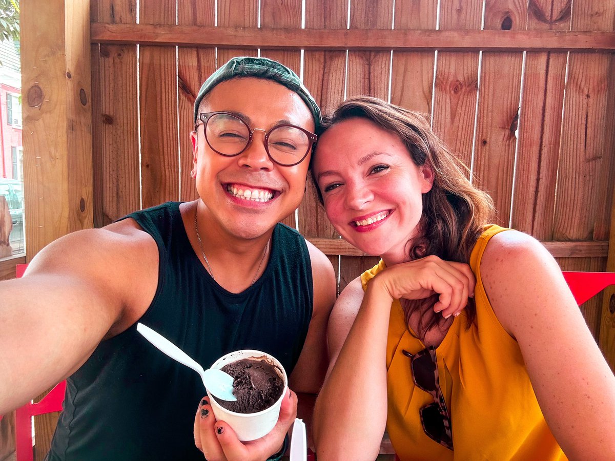 Summer is in full swing, and you know what that means – it's time for ice cream bliss!

Celebrating #IceCreamDay with Erin at the incredible Splits &amp; Giggles Cafe in Lancaster! 

What's your favorite ice cream? And to my lactose-intolerant friends, it's worth it 🍨
