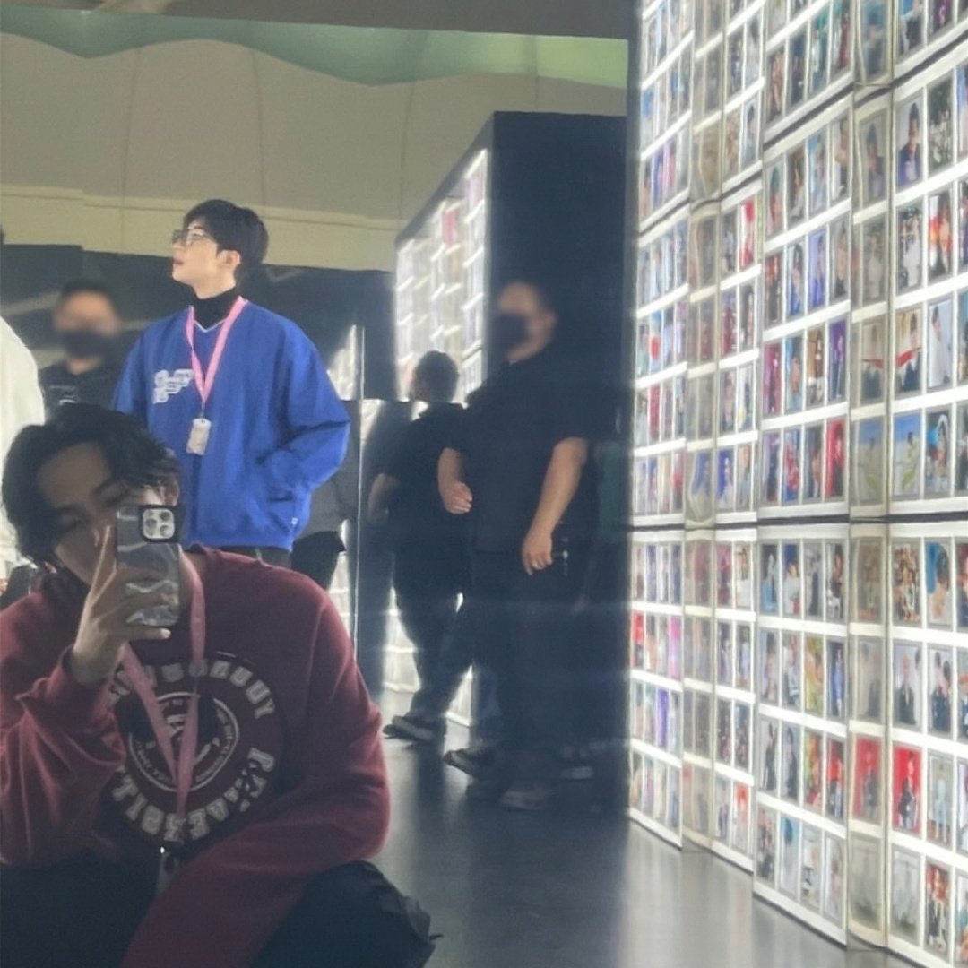 minegyu_'s tweet photo. growing collection of mingyu wonwoo mirror selcas 🤍🖤💙❤️ https://t.co/sOfqeMO2iK