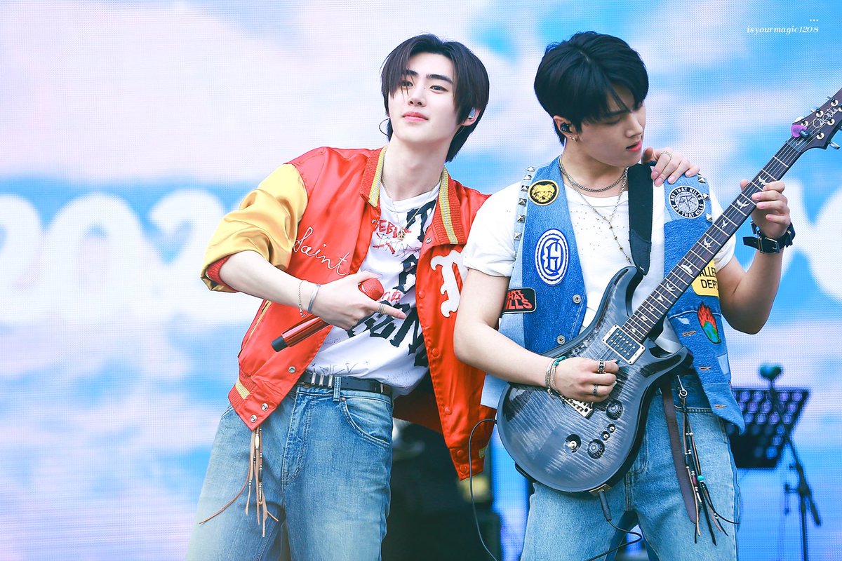 jayhoonblues's tweet photo. Jayhoon ❤️💙 https://t.co/ZDh0JsFHlg