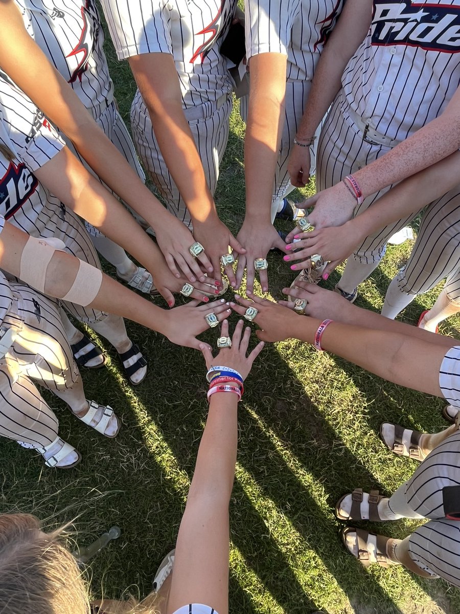 _ameliamichael's tweet photo. USSSA Great Lakes 16u National Champions!!! 🏆 8-1 over 4 days! 
Had only 9 players (after an injury) for bracket play, had 2 walk off wins and 1 win after 2 international tie breaker innings. 

Congrats to the parents &amp; coaches as well for all their effort and sacrifice. https://t.co/Qcb4Mkxh3r