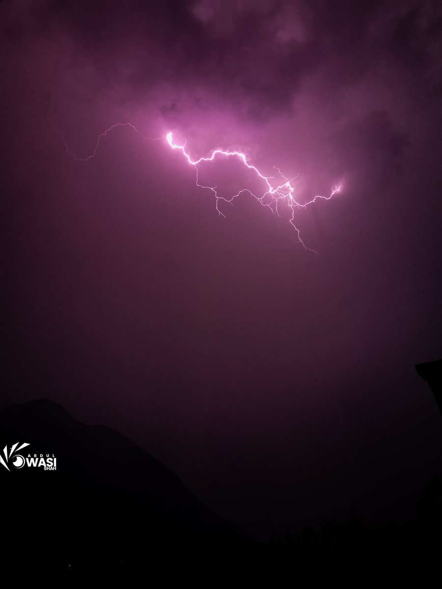 Abdulwasishah50's tweet image. Thunderstorm ⛈
#thunderstrom #lightening #barish #عبدالعزيز_بن_سعود_بن_نايف #حامد_تركي_بويابس #NCT127 #TourdeFrance