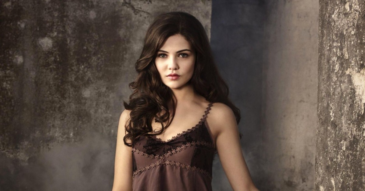 StreamilyLive's tweet photo. The amazing Danielle Campbell will be signing at Always and Forever Con powered by Streamily!  Signed Aug 17-20th and delivered to you!!

https://t.co/TnUHK80fGW

#DavinaClaire #VampireDiaries #TheOriginals #Legacies #AlwaysandForever #TheMikaelsons #TheLabonairs #TheKenners https://t.co/bq3q81aUqV