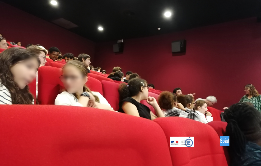 Présentation du projet de série "Emma" par des élèves du collège Francisco Goya, dans le cadre des rencontres "Clap Première" organisées par la DAAC du rectorat de Bordeaux. Scéal studio partenaire du défi d'écriture scénaristique "Écris ta série!".
<a href="/LeCNC/">Le CNC</a> 
<a href="/education_gouv/">Ministère Éducation nationale</a>