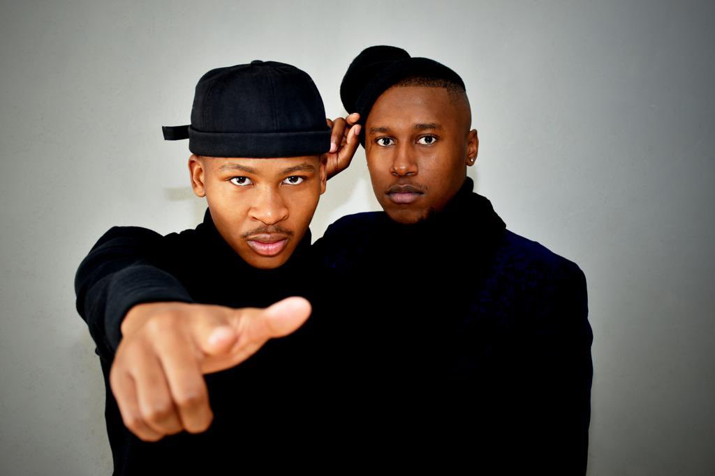 ❤️Comment with your favorite track on the album 🥷🏿🤜🏾🔥

bfan.link/amor-e-luz-vol…