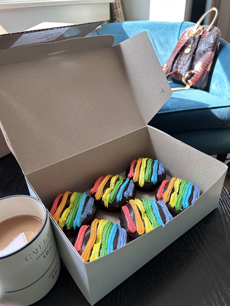 thepinkballoon3's tweet photo. All month long! Order PRIDE donuts online for delivery and help us donate our inclusive children’s book to schools! Link for details:
#BooksWorthReading  #Pride2023 #NovaScotia #readingcommunity @HRCE_NS @SSRCE_NS @TCRCE_NS @CBVRCE_NS https://t.co/DtUYQhuHJ3