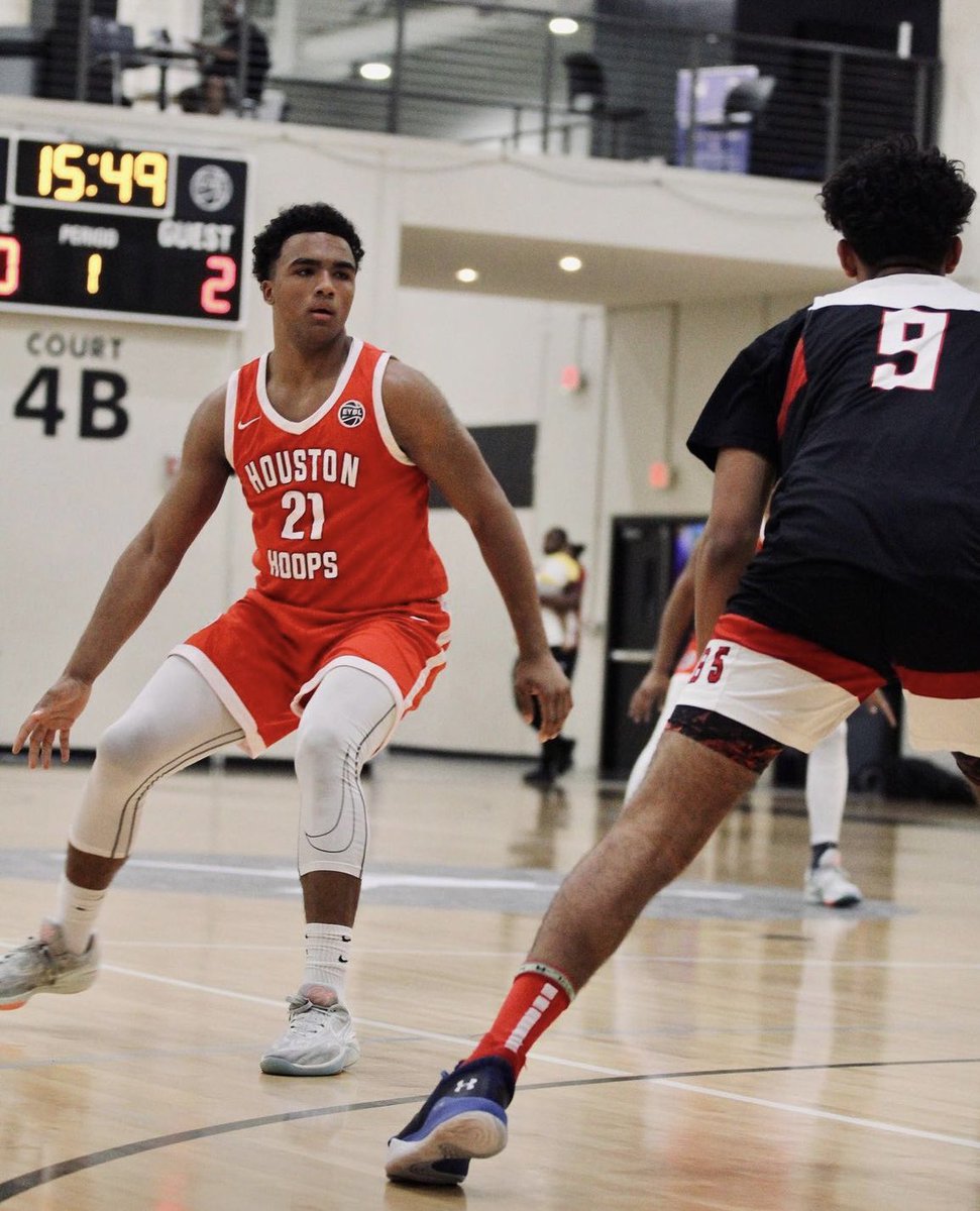 Hoops15uEYBL's tweet photo. Game 4 at #TheStage goes to Hoops 61-41 @TheTB5Reports going 4-0 for the weekend.
@AntoineAlmuttar & @ajw23_4 both lead the team with 15 pts
#RecruitHoops https://t.co/zOmjlW5fku