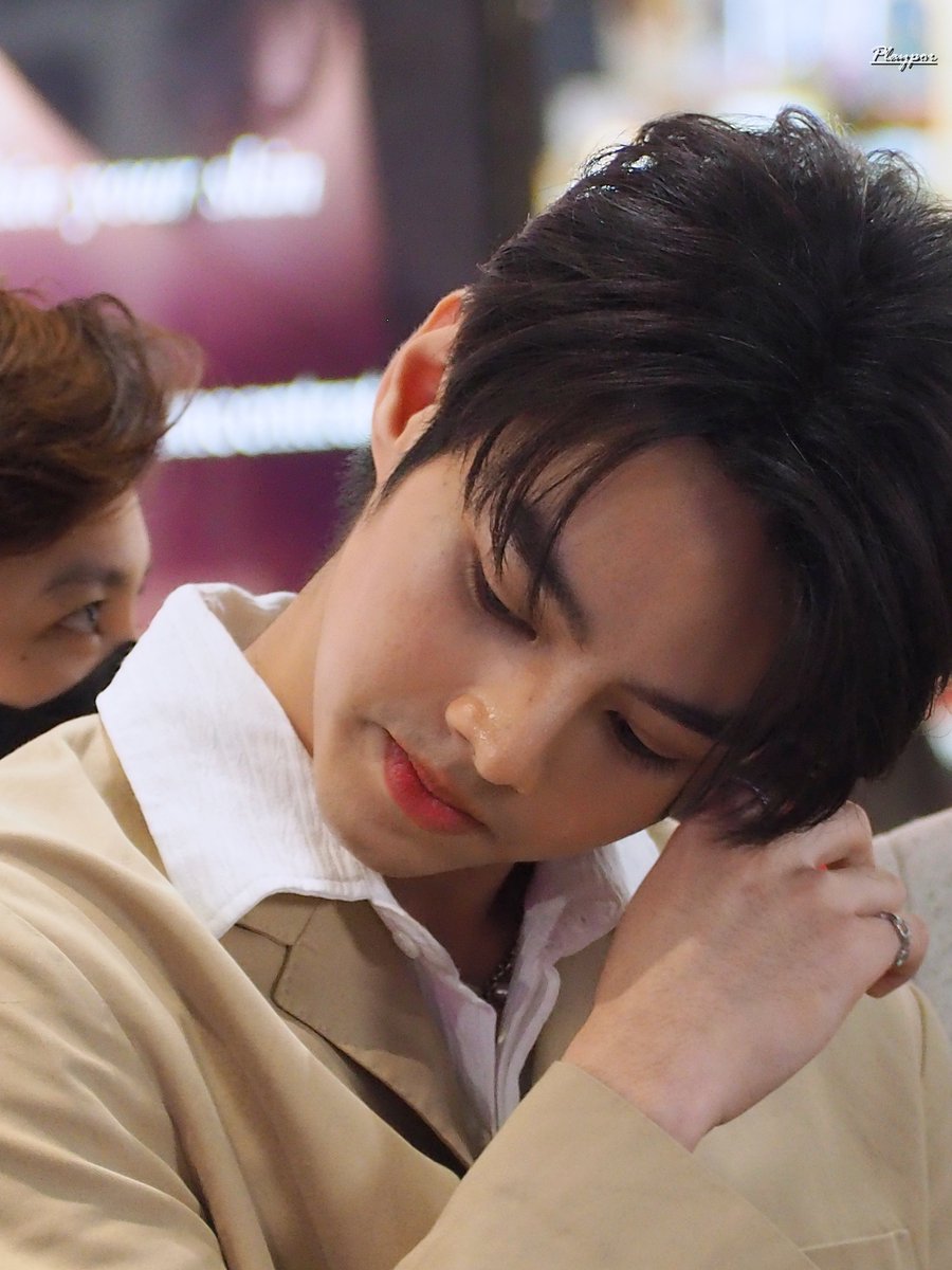 playpor_photo's tweet photo. หล่อค่ะ ❤️📸16.7.2023 #WhooxKaoFolkFourthDollar #Folk_1405 #FolkTouch #TouchMyHeart
#พ่อคิ้วหนา https://t.co/6xv5GLIxay