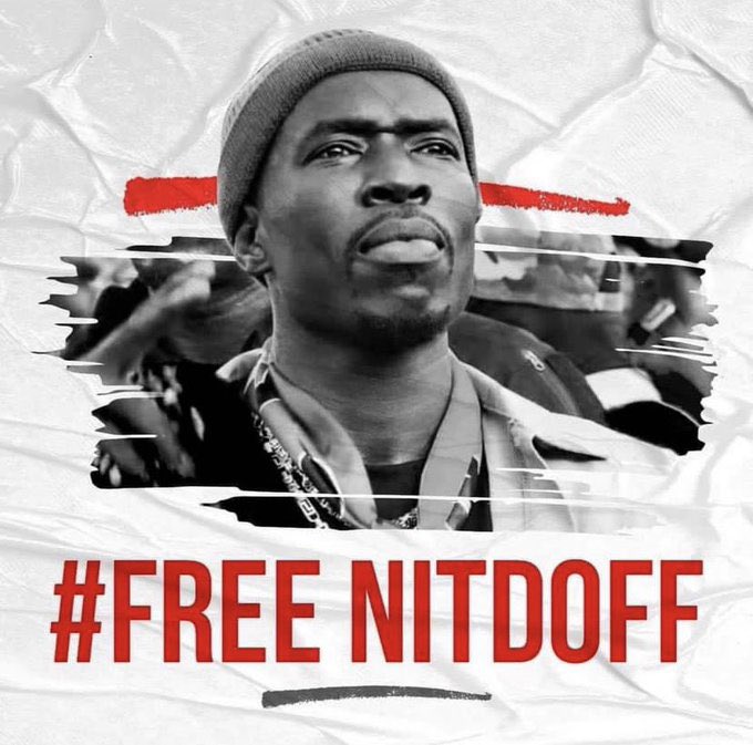 soldarou_pros's tweet photo. #Nitdoff est détenu pour des faits délictuels, son mandat de dépôt ne peut pas dépasser 6 mois. Même si l’instruction n’est pas terminée, il doit être libéré. Article 127 bis Code de Procédure Pénale.
#FreeNitDof #Senegal #Kebetu #FreeSenegal #OusmaneSonko #Pros #Sonko https://t.co/LhErvGSrpR