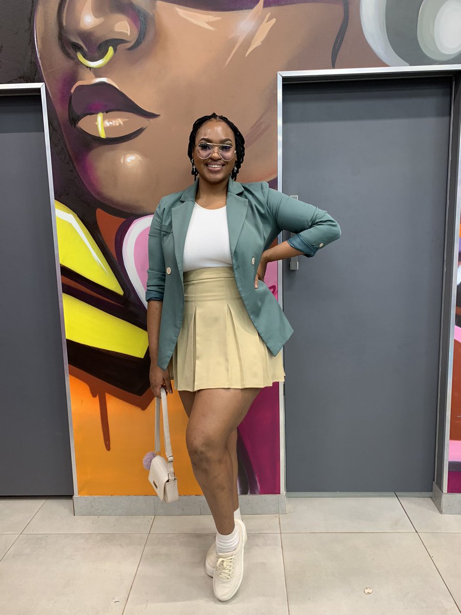 MAHLALELANONTO1's tweet photo. Happy Sunday 😊 #uMjoloWithAzola https://t.co/454QAS1SJC