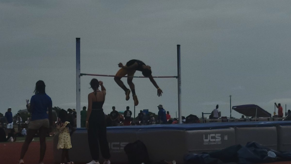 kingstonw401's tweet photo. Great meet today! Thank you #APRANCH for hosting the Jump Summit meet today! Felt good performed good! Won 15-16u High jump and Long Jump with a PR of 6.78m 22ft2.9!!! @NTX_Jackrabbits @Tyron__Stewart @JUMPSmartTexas @KeithOttoMBA @Coach1210 https://t.co/hbKT8WF2bQ