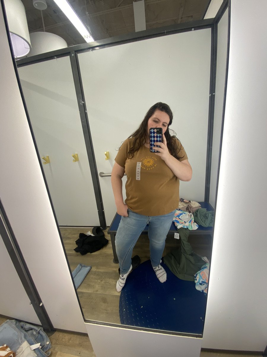 i love that old navy is size inclusive and has cute clothes for it. as a size 16 shirt, and 18 jean it’s very hard to find cute stylish clothes. kudos to old navy!!! https://t.co/ENBj96mXzs