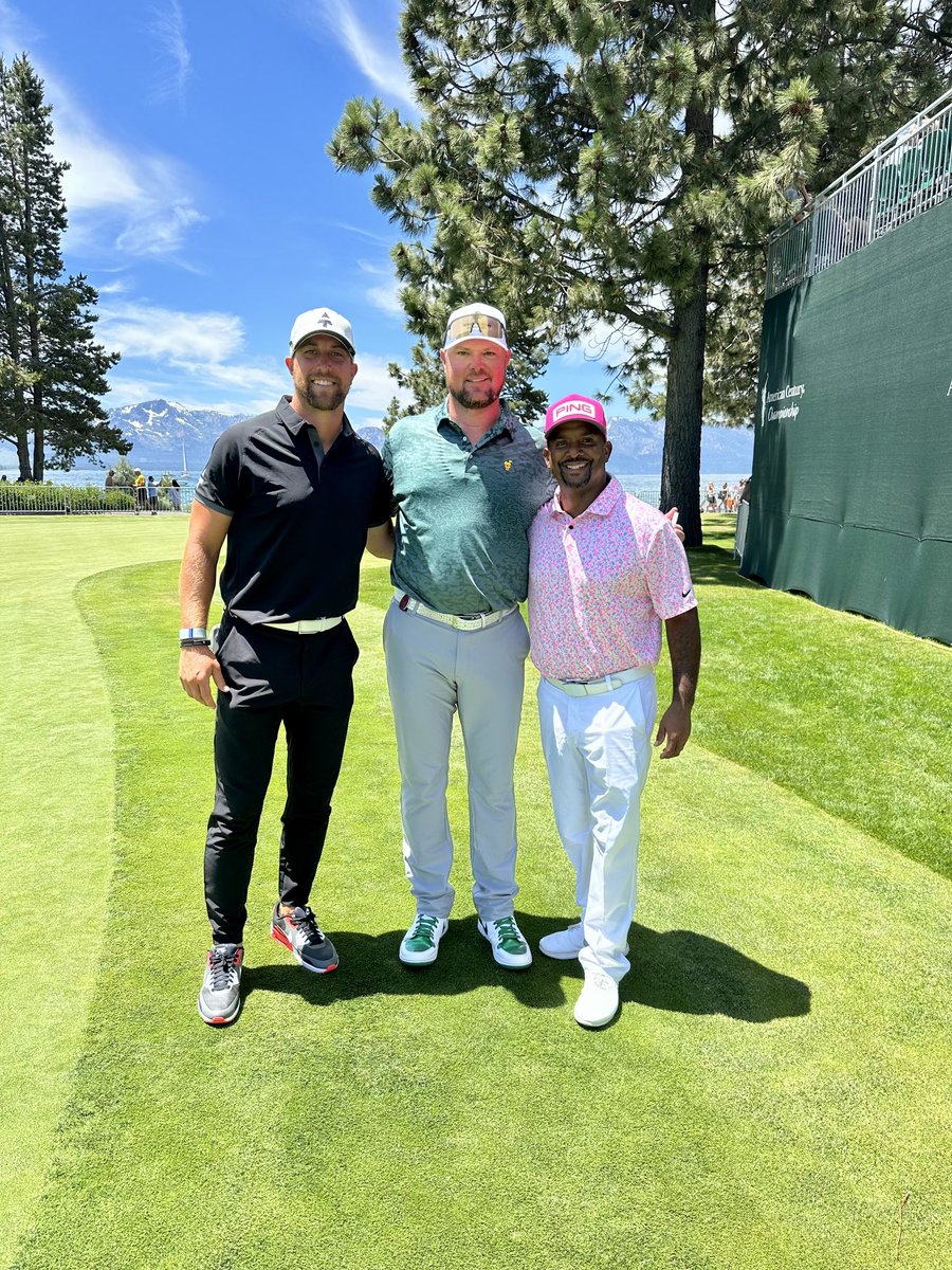 That’s a wrap! Incredible day with ⁦⁦@athielen19⁩ and ⁦@alfonso_ribeiro⁩ at the ⁦@ACChampionship⁩. Shout out to the fine folks at ⁦@AmericanCentury⁩ and all the volunteers. What a week! #accgolf
