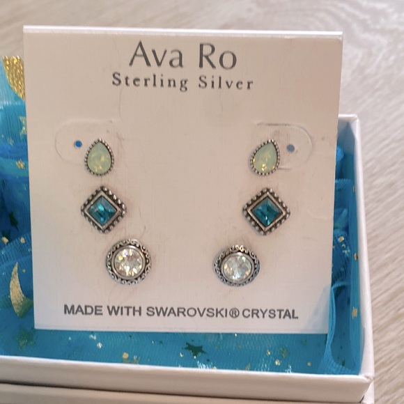 curvyconsign's tweet photo. So good I had to share! Check out all the items I'm loving on @Poshmarkapp from @LorettaPhillips #poshmark #fashion #style #shopmycloset #marchofdimes #avaro #torrid: https://t.co/jEtAE5cpsP https://t.co/9RW3laZ2kP