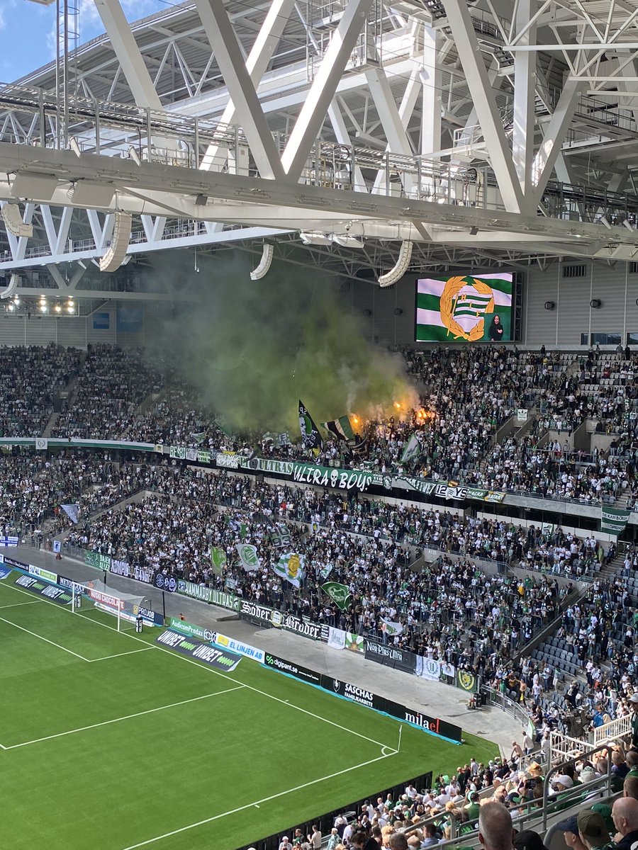 FrimanTf's tweet photo. Ekaa kertaa paikan päällä. 
*** - * 
Huikea fiilis ja meininki! 
Hammarby - Kalmar 3-1. ✌🏼⚽️
#allsvenskan #Hammarbyfotboll #bajen #Stockholm @hammarbyfotboll https://t.co/fEp6568Zpe