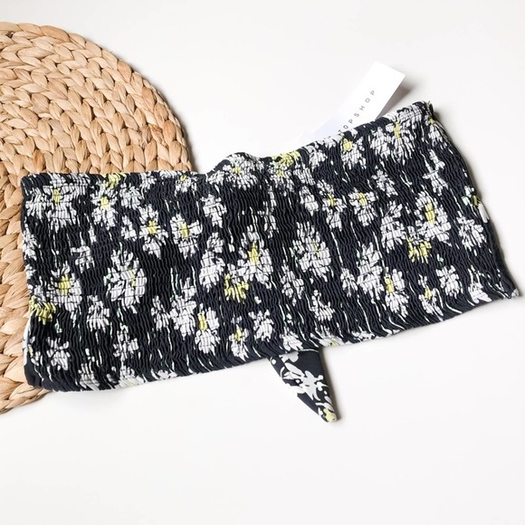 michele_loveday's tweet photo. So good I had to share! Check out all the items I'm loving on @Poshmarkapp #poshmark #fashion #style #shopmycloset #topshop: https://t.co/m4UvPXWOcj https://t.co/isR7i1m4w5