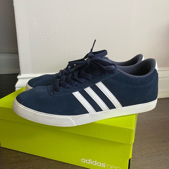 FebreJennifer's tweet photo. So good I had to share! Check out all the items I'm loving on @Poshmarkapp #poshmark #fashion #style #shopmycloset #adidas: https://t.co/R1U9uRogTx https://t.co/3ziKdDcfBl
