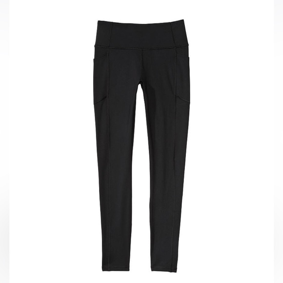 QueenieWhitake4's tweet photo. So good I had to share! Check out all the items I'm loving on @Poshmarkapp #poshmark #fashion #style #shopmycloset #victoriassecret #columbia: https://t.co/wGKtEh8ypO https://t.co/GdzPK0EmBP