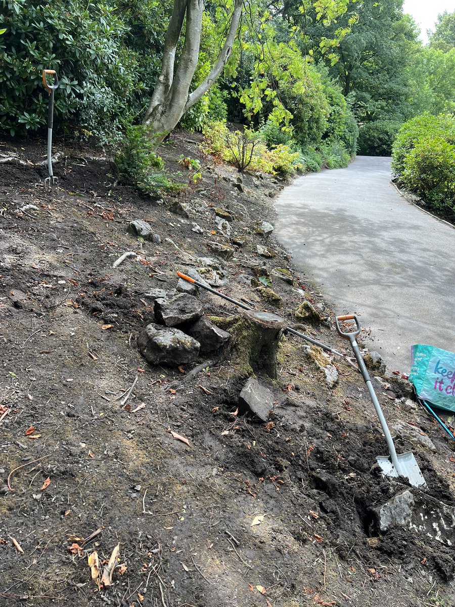 jubileeparkmidd's tweet photo. The Friends have had a very busy few days recreating an #Historic Alpine garden in the park , phase 1 part funded by @middletonrotary #HistoricParks @nwibofficial1 @GreenFlagAward @RochdaleCouncil @RochdaleOnline @RHSBloom #NWInBloom @nwparksforum #LoveParks https://t.co/gzZ5FvosIU