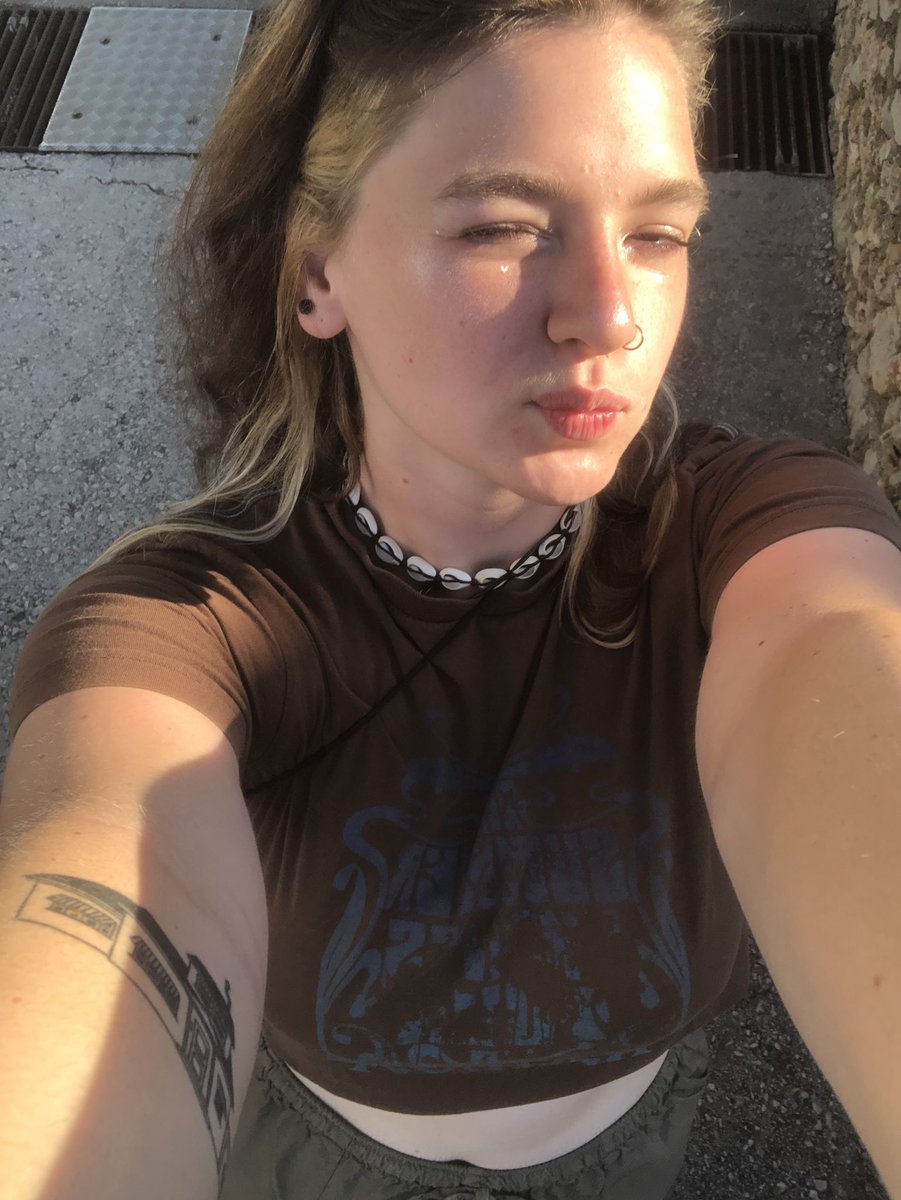 c_ApuciNe's tweet photo. Ça faisait longtemps☀️☀️#LgbtqiaTogetherForever https://t.co/0hnx1wg6wn