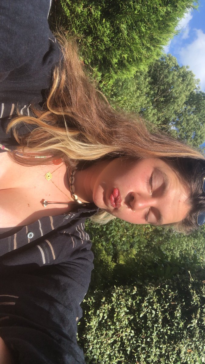 c_ApuciNe's tweet photo. Ça faisait longtemps☀️☀️#LgbtqiaTogetherForever https://t.co/0hnx1wg6wn