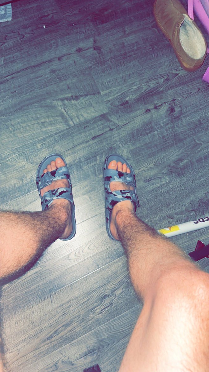 DMcashmaster's tweet photo. Lets play a game.. rt if I should make an only fans😈 #findom #cashmaster #paypiggieswanted #paypig #onlyfans https://t.co/RsHjsptHDK