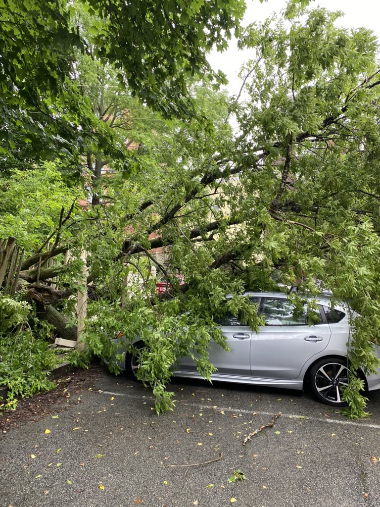 Torrential rain continues overnight with a considerable flash flood threat - Widespread downpours will cause rivers and streams to rise with urban flooding a threat, too https://t.co/oqcE6gCGqR via @newscentermaine https://t.co/t246AqCUv0