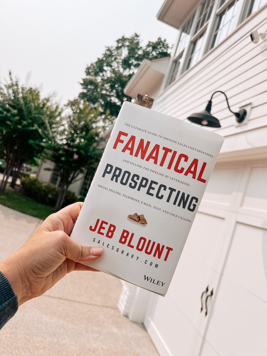 carriebobb's tweet photo. Almost done reading #FanaticalProspecting by @SalesGravy. #retwit community: What are your favorite sales books? (@Bethazor1 I picked up 10X is Easier than 2X after hearing you talk about it.) #commercialrealestate https://t.co/eDiIspR4Ec