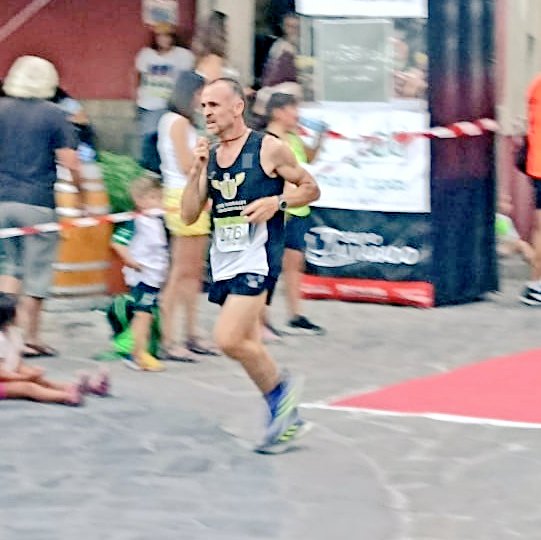 Entre Dorsales y Endorfinas: Carrera Popular Jarandilla de la Vera. Pisando el cajón otra vez en La Vera: entredorsalesyendorfinas.com/2023/07/carrer…