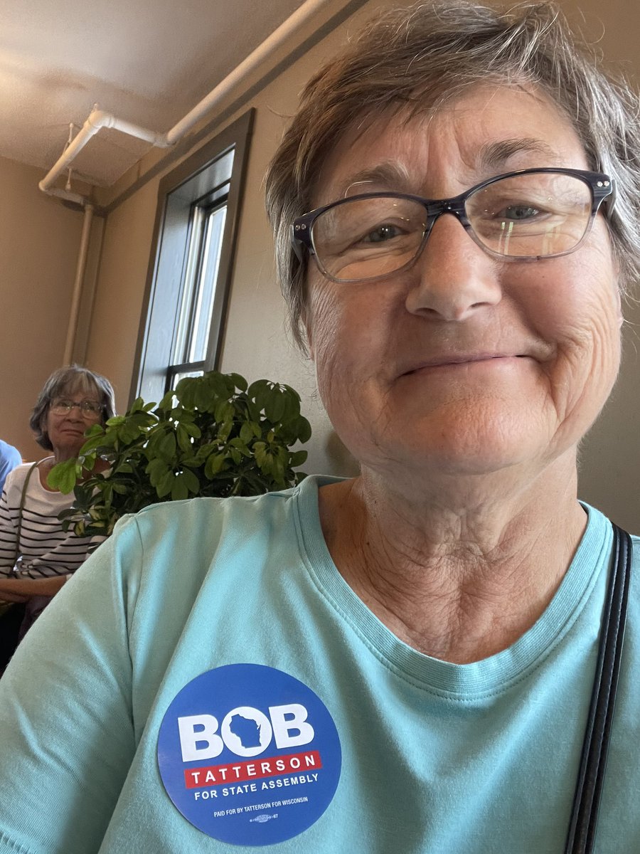 LuAnnBird84's tweet photo. If I want change, I have to keep at it. Met some great people at doors today! Go Bob Taterson AD 24. #fliptheseat #gunreforms #womensrights #fairmapsetc https://t.co/uaZkVels1H