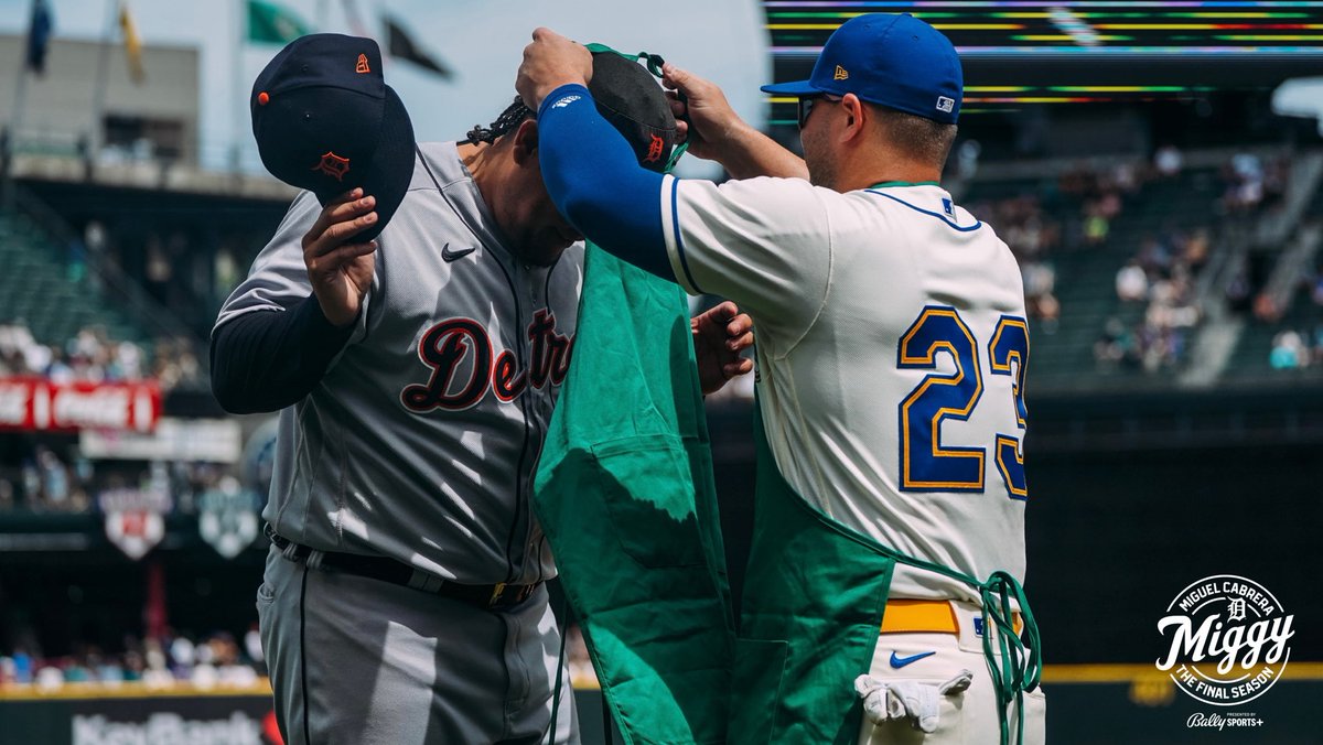 tigers's tweet photo. The most Seattle sendoff.

Thank you, @Mariners! #GraciasMiggy https://t.co/gwnX2wfHX5